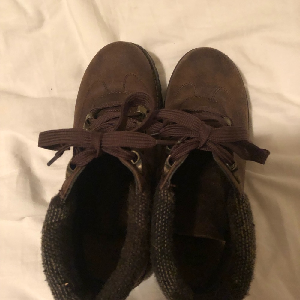 Boots - Picture 3 of 5